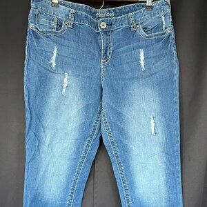 Maurices Distressed Jeans — Size 13/14 Regular